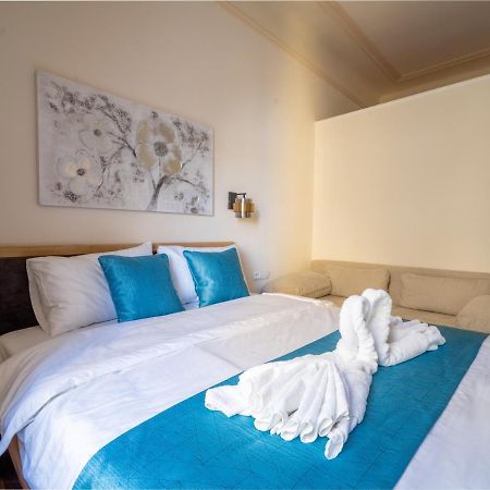 Exclusive Apartment With A View Of Prague Castle And Vltava River Exterior photo