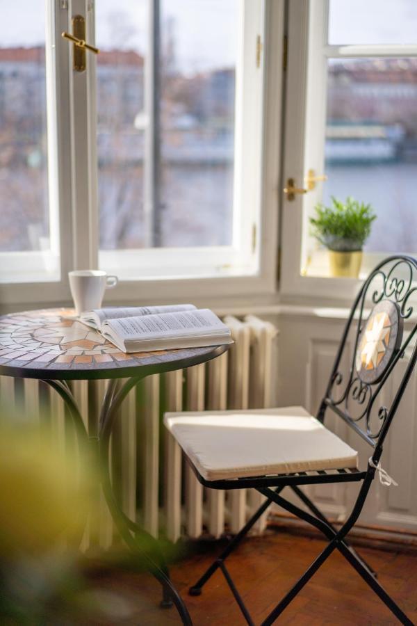 Exclusive Apartment With A View Of Prague Castle And Vltava River Exterior photo